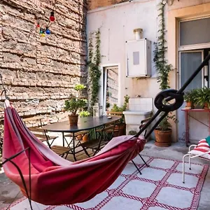 Casa Costa Gissoni , Aeroporto di Catania Fontana Rossa Italia