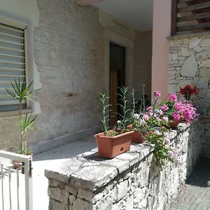 La Pietra Smeraldina , Bari Italia